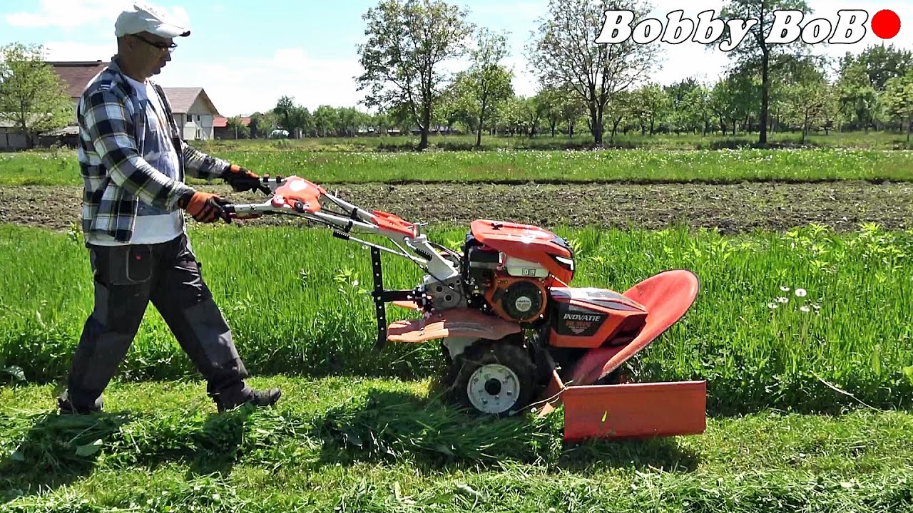 Ruris 7800 CRT la cosit / mower machinery on the grass
