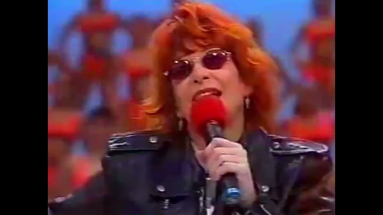 Rita Lee  cantando 
