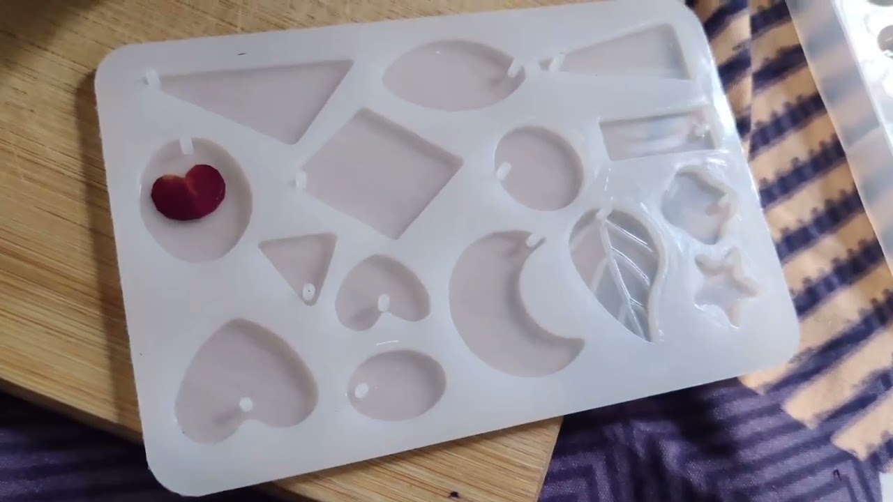 Beginner’s Resin Art🥰 | Studs + Pendant + Chain | PG Fun Vlog | Sunday | DIY Jewelry with My Cousin💖