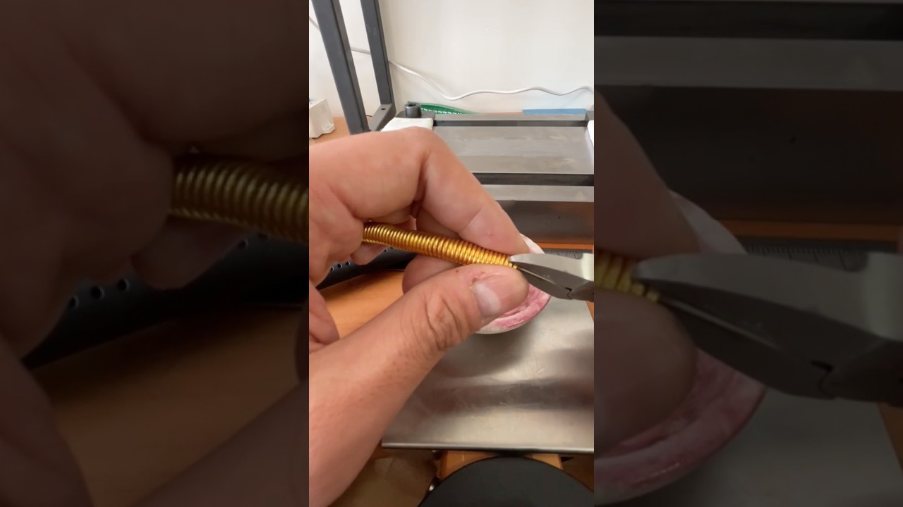 The production process of immersive Au999 gold bracelets 
