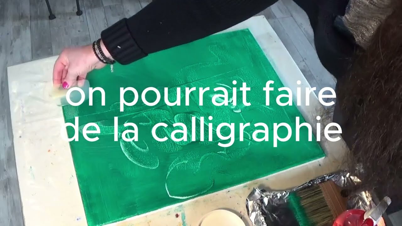 Peinture abstraite intuitive – Lâcher prise sur fond vert émeraude et énergie dorée (40x50 cm)