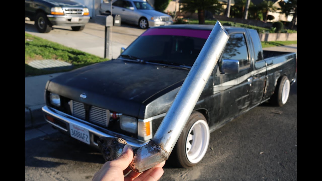 Boosted d21 gets a Wastegate screamer pipe !