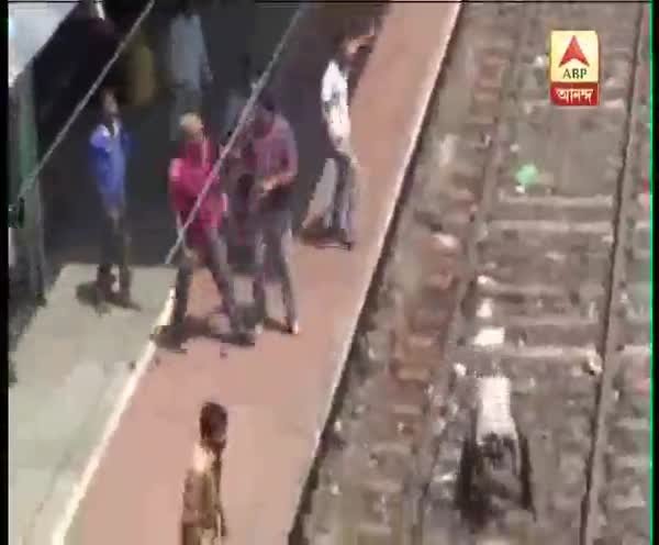 Hawker vandalised Asansol station