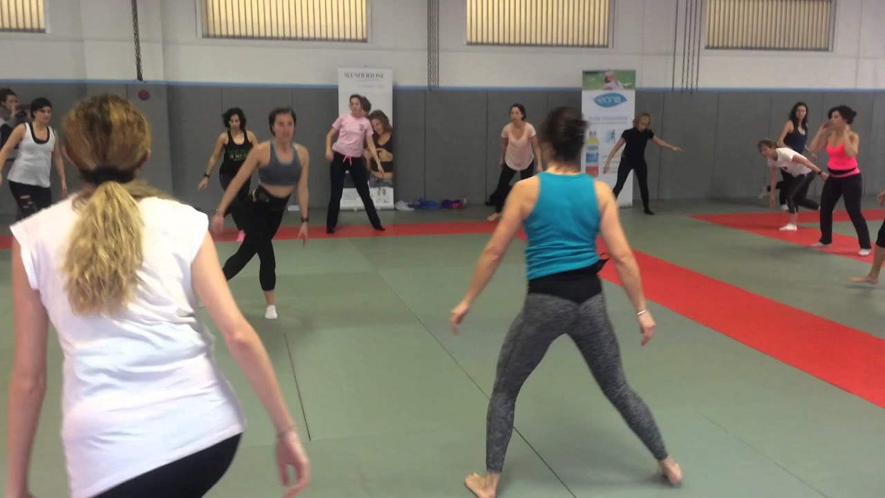 Un dimanche sportif avec Julie Ferrez - Healthy sunday ventre plat by Slendertone