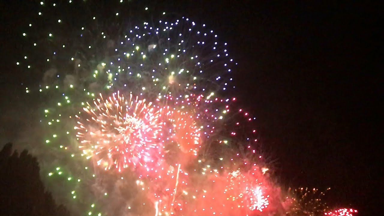 Magnifique Feu D'artifice ! | Amiens (80) | 14 Juillet 2018 (HD 60 IPS)