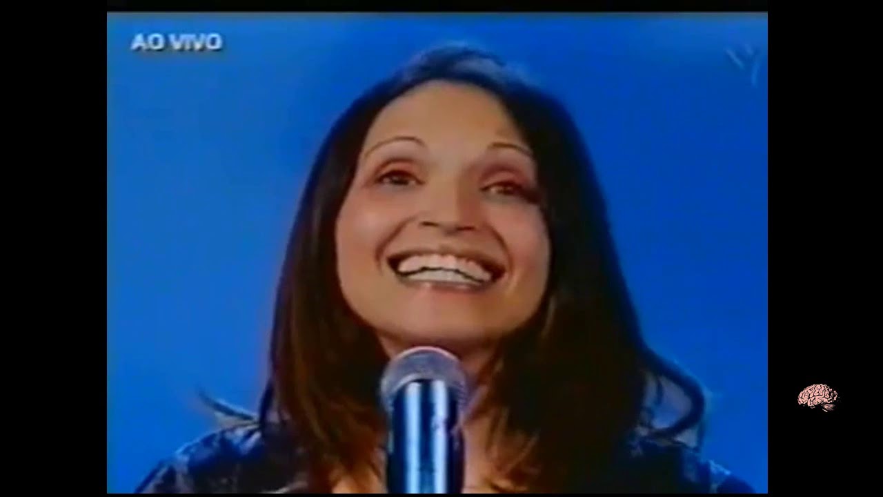 Alessandra Samadello fala sobre apresentação na Hebe e canta Lembra Senhor.