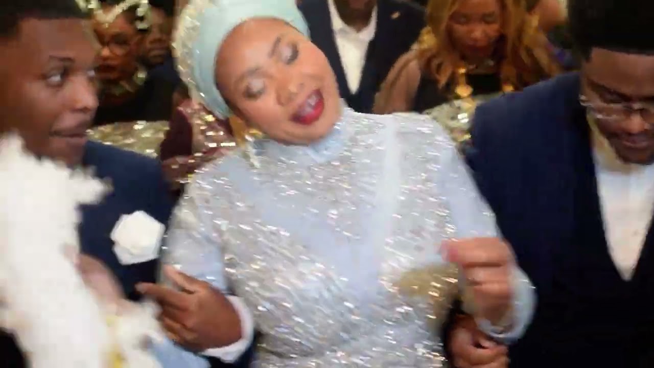 ENTRÉE DEMOISELLE D'HONNEUR MARIAGE MOHAMED SAID & RAHMATA ATHOUMANI 