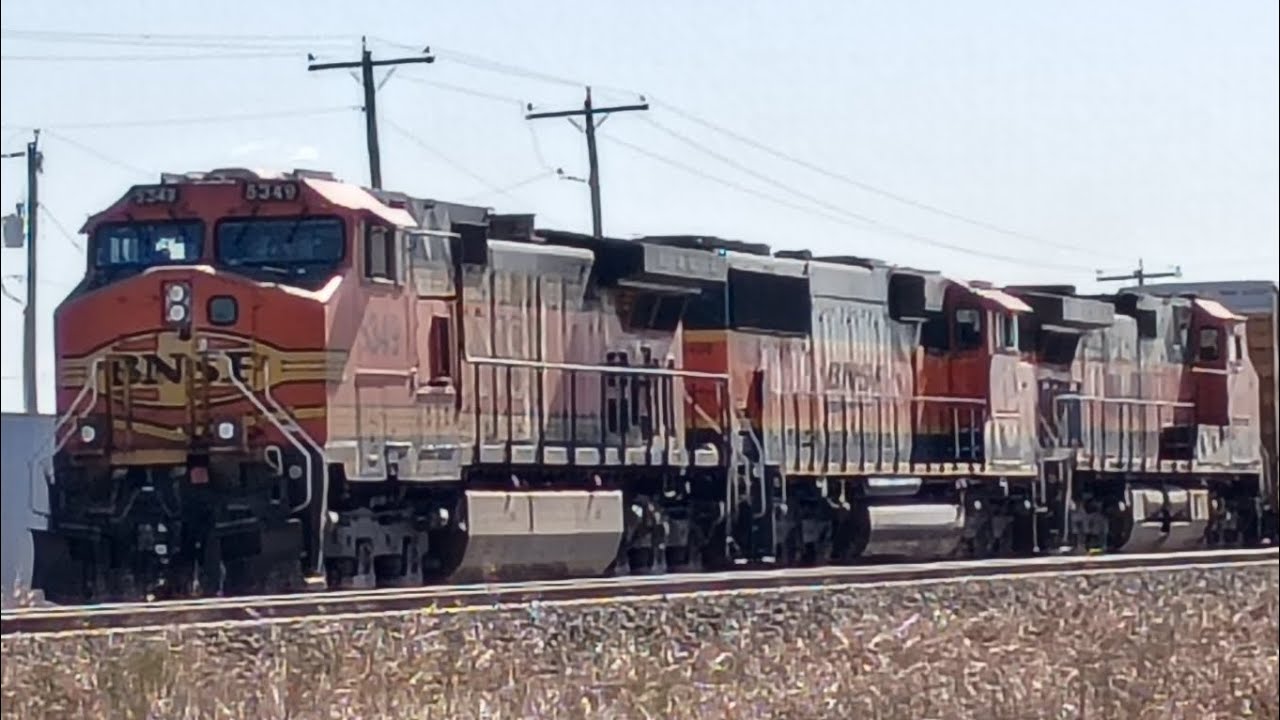BNSF 5349 North leads BNSF 711 Job Cleburne Turn through Joshua, TX