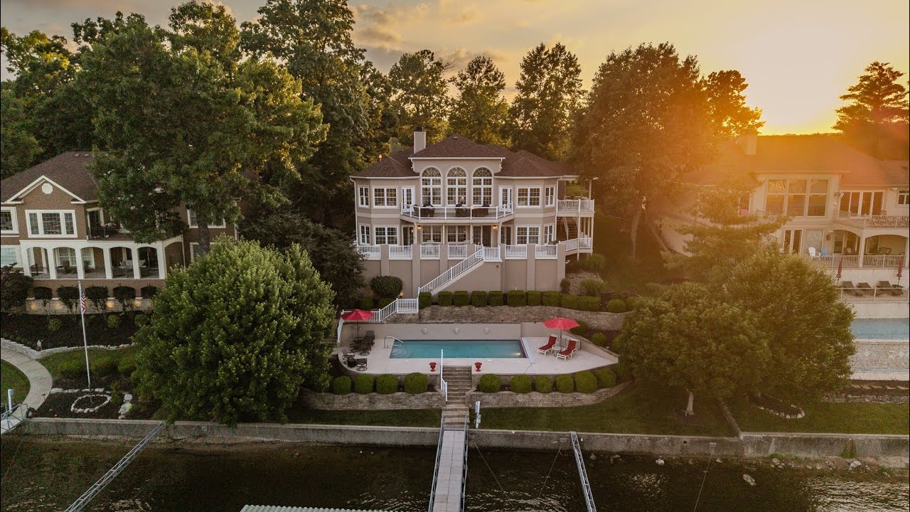 110 Muirfield Dr | Sunrise Beach, MO | Lake of the Ozarks