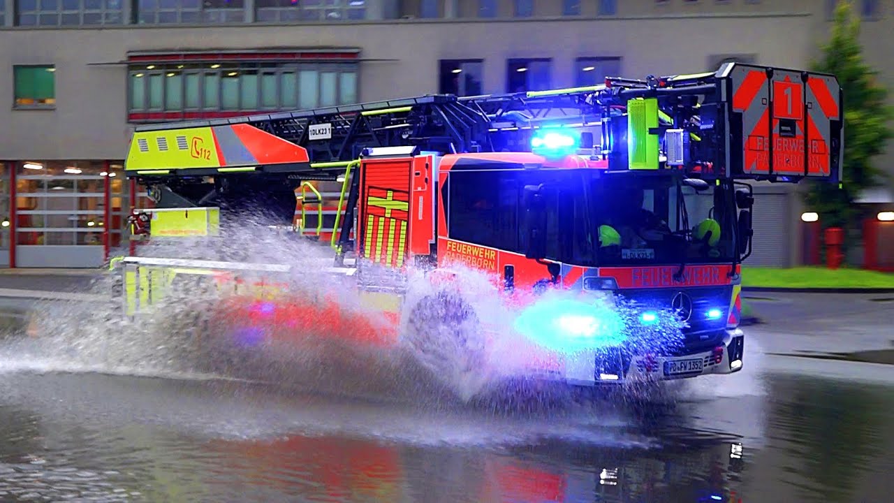 Überschwemmung in Paderborn! - Feuerwehren Kreis Paderboren auf Einsatzfahrt nach schweren Unwetter
