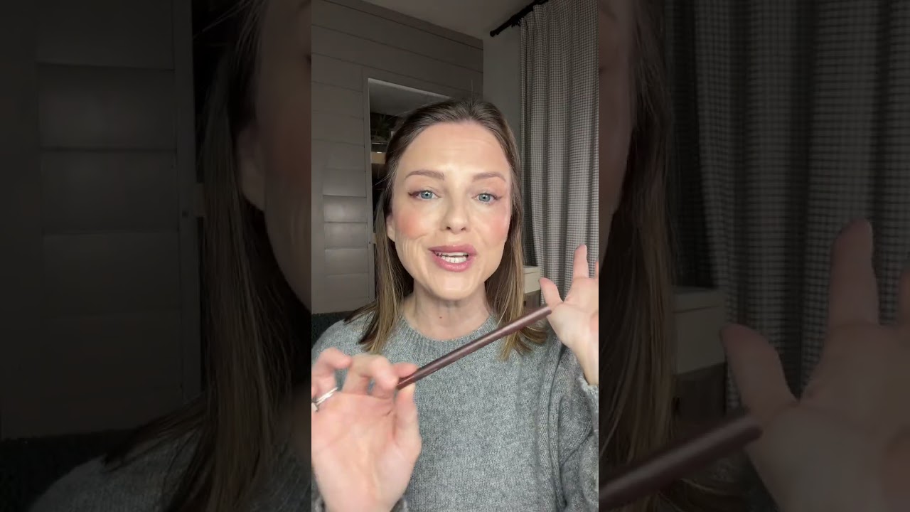 Blue and green eyes, this Cosmetics brown mascara + chocolate liner combo is the secret
