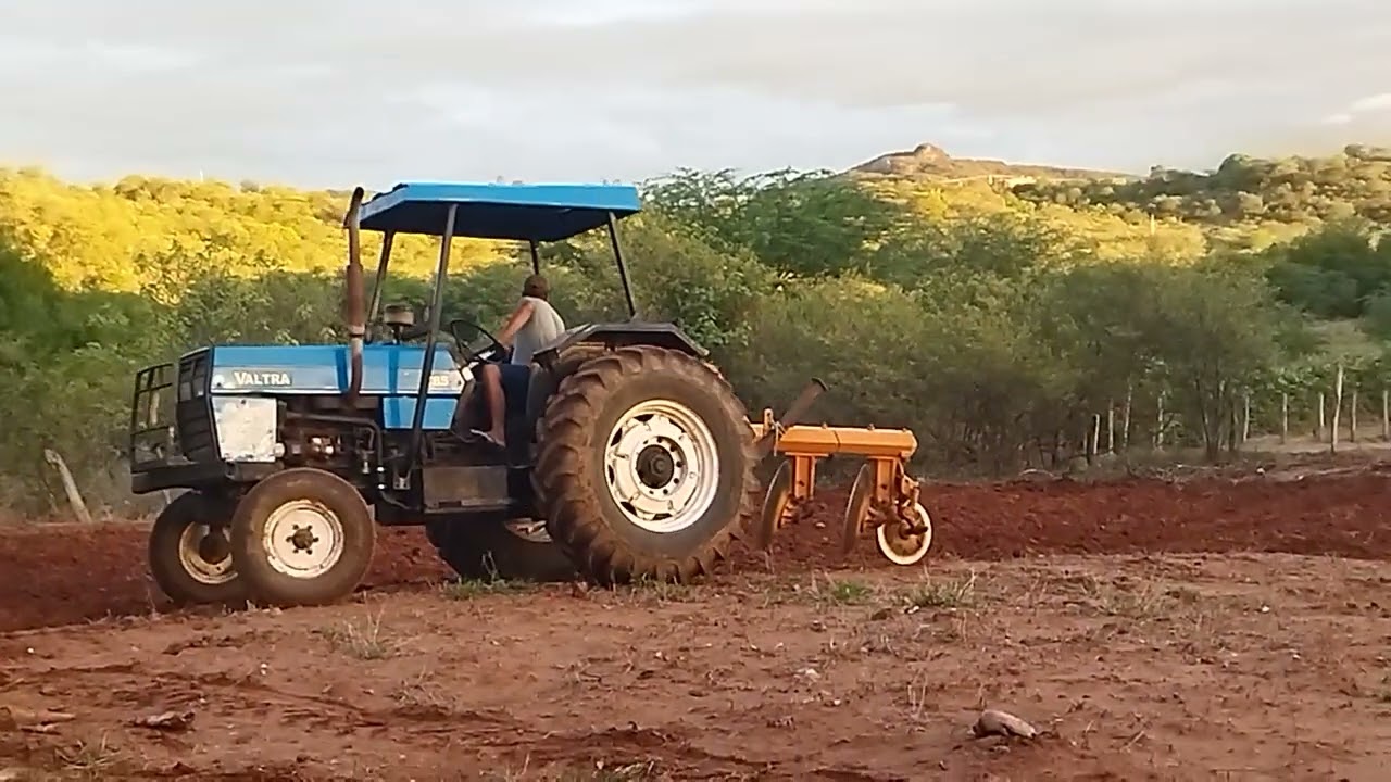 Preparando o solo, para o plantio de milho,2026
