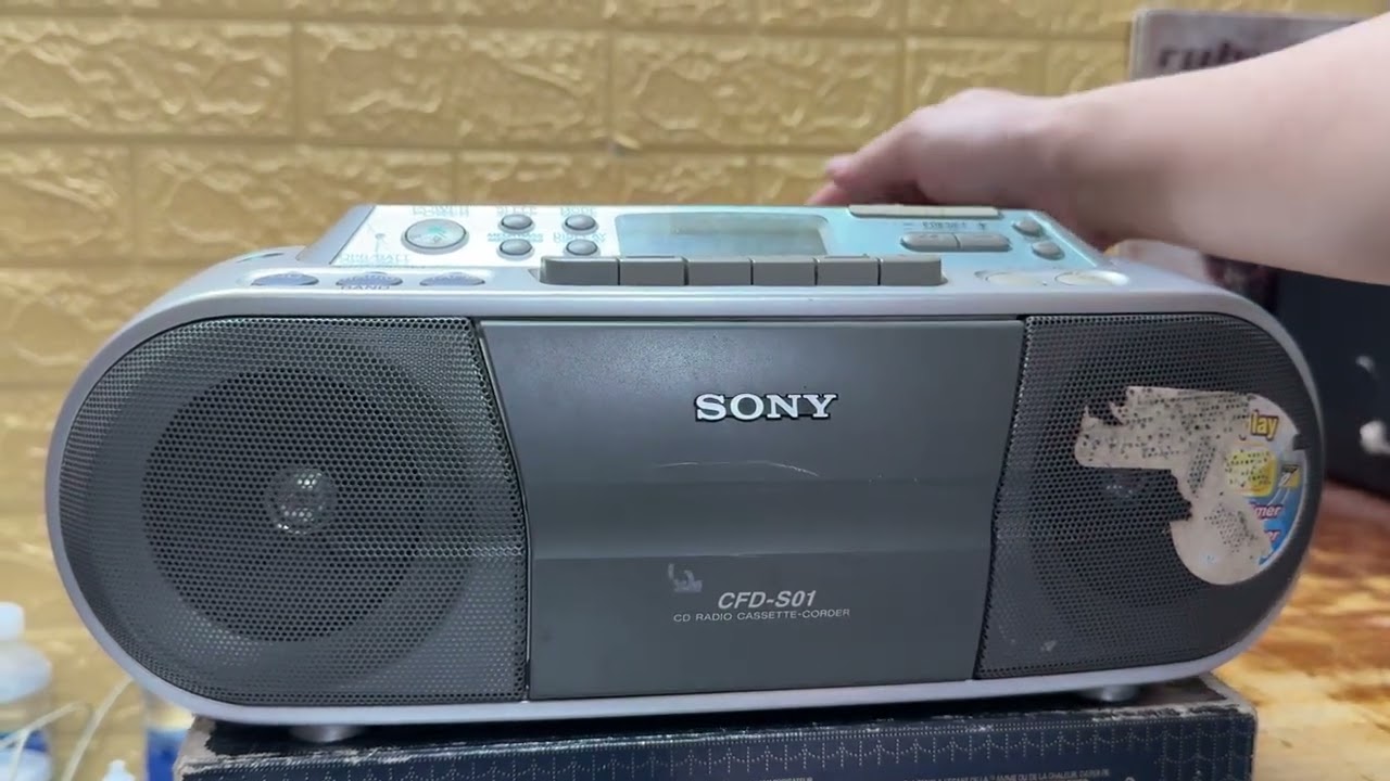 Sony CFD S01-số sơ ri C01350001143- Gia 600k.liên hệ Thuỳ Audio Sài Gòn 0945019268.