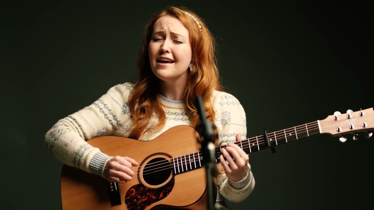 OneSessions: Makena Hartlin - “Less Lonely”