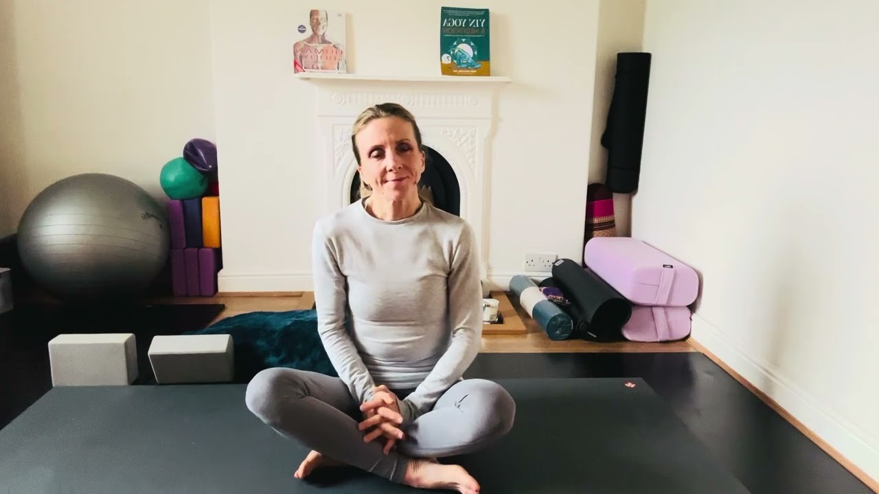 25 mins very gentle  yin Yoga for Tight hips