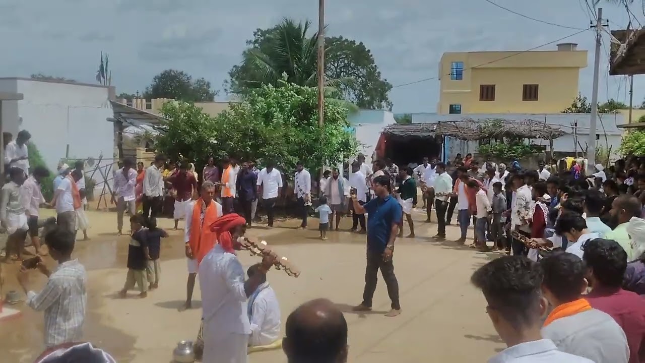 అంకిరోనిపల్లి గ్రామంలో దేవుణ్ణి ఊరేగింపులో భజన చేసిన కార్యక్రమం