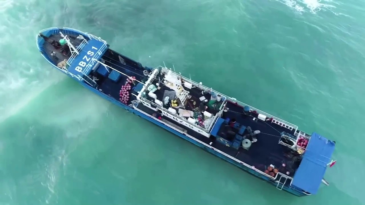 Chinese-flagged vessel runs aground off Mauritius