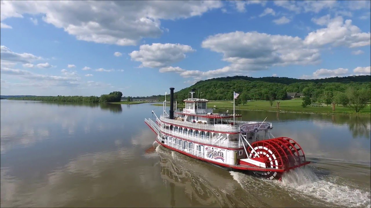 The Paddlewheel Cruse Boat Spirit of Peoria