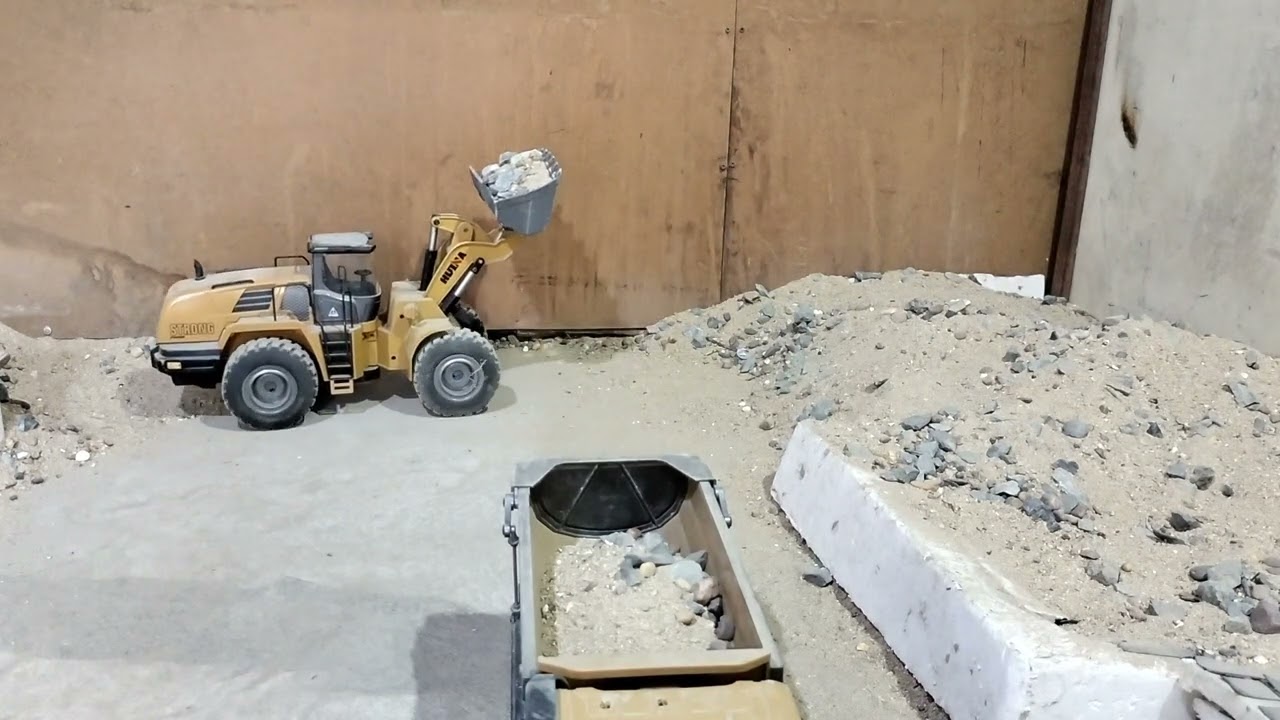 RC HUINA 1583 WITH DUMP TRUCK ,RC CAR SMALL TRUCK, HUINA 1583  THE POWER ,