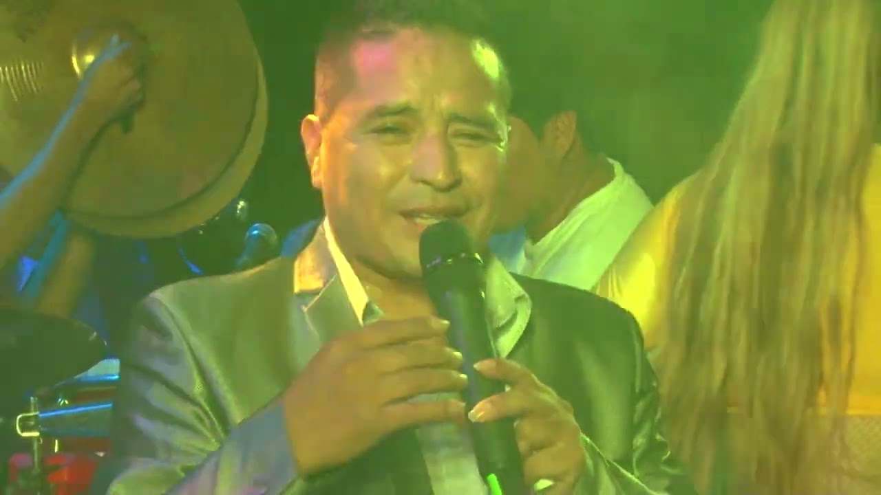 ELIO MINAYA LA BALA Y SU GRAN BANDA / Ayer en una Fiesta / Ella Quiere Conmigo / Quien es Fiel