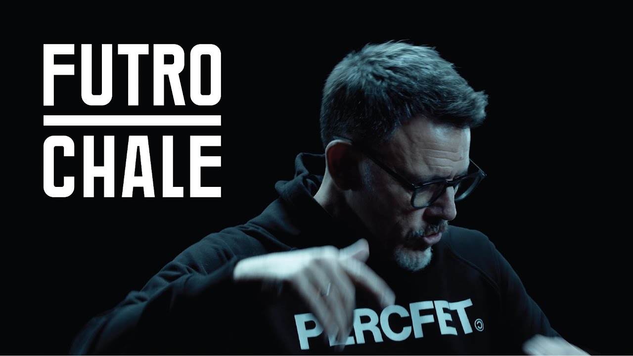FUTRO - CHALE