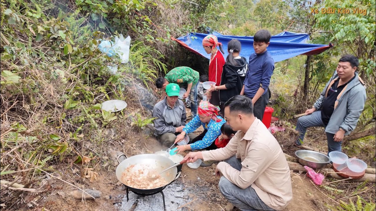 T12 Đường Lũng Chàm | Bữa Cơm Mưa Nắng Thất Thường Động Viên Bà Con Cố Gắng Không Lùi Bước