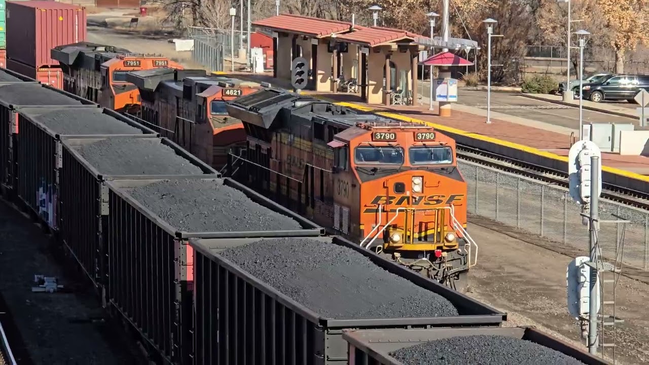 BNSF Trains Meeting Under Overpass in Belen, NM (Ft. Warbonnet 