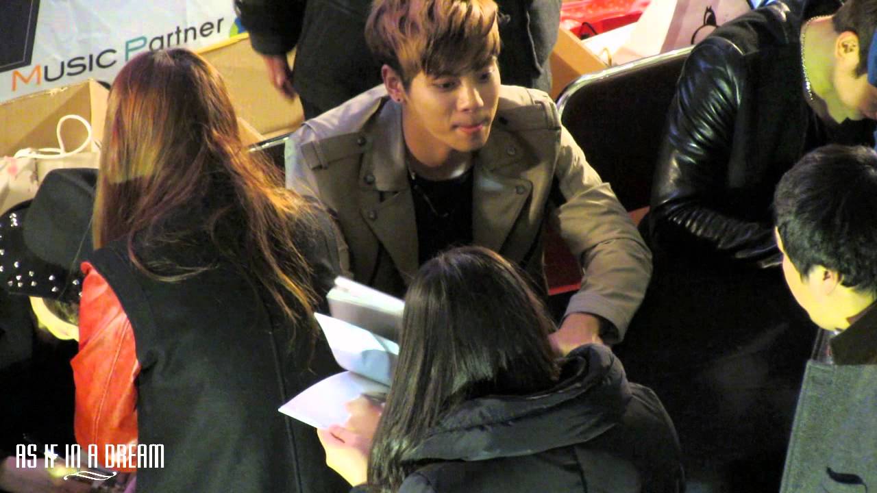 130228 Jonghyun Dream Girl Fansign @ IFC Mall 영등포
