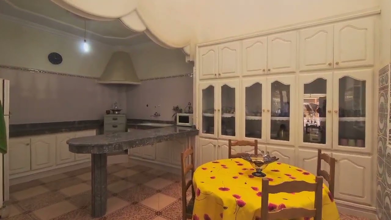 منزل روعة ميني فيلا المساحة 142 متر قرب مسجد الفردوس الثمن الإتصال 0663431694