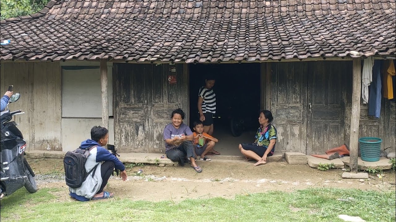 Nostalgia Kembali ke Masa Lalu Tahun 1960, Suasana Kampung Jawa ini Mempertahankan Tradisi Leluhur