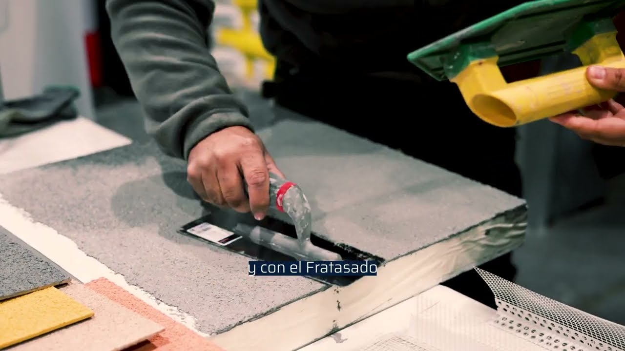 C&oacute;mo Aplicar la Terminaci&oacute;n de un Sistema SATE con Mortero Acr&iacute;lico | Paso a Paso con OBRAMAT