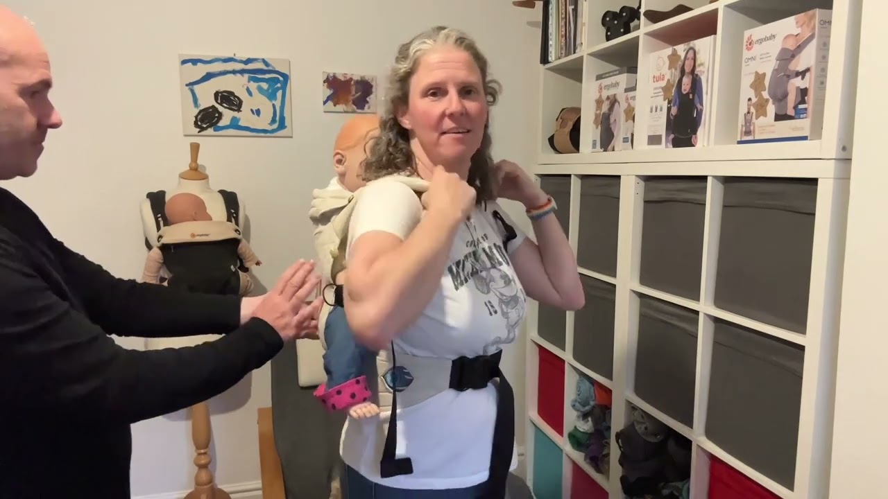 How Back Carry with the  Artipoppe Zeitgeist Carrier, with the assistance of another adult