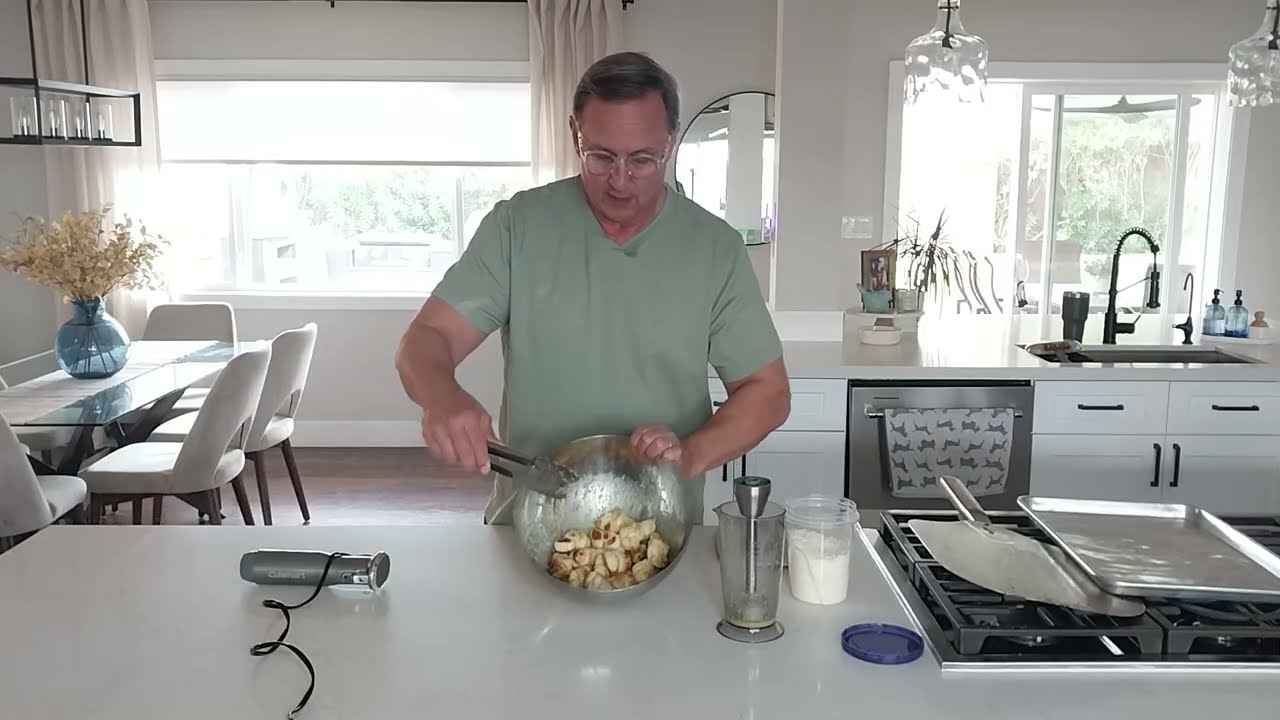 Easy Garlic Knots Recipe (Pizzeria Style)