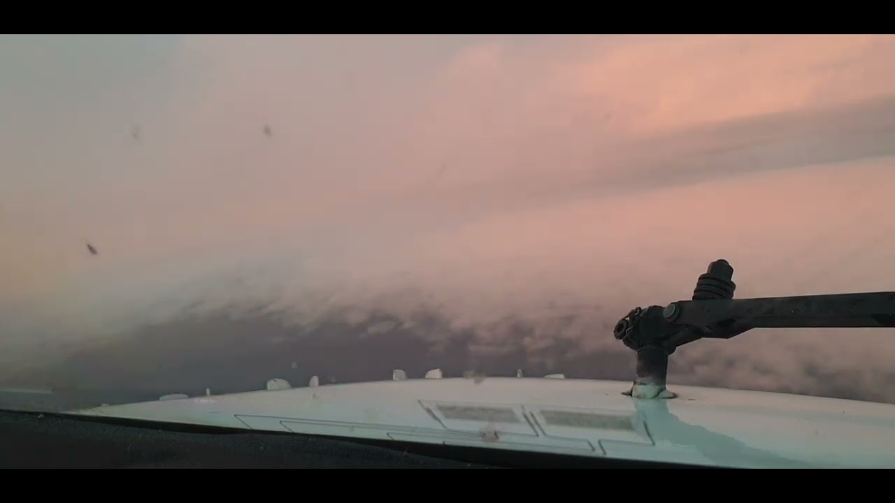 Посадка в Казани на Boeing-737, красивый закат