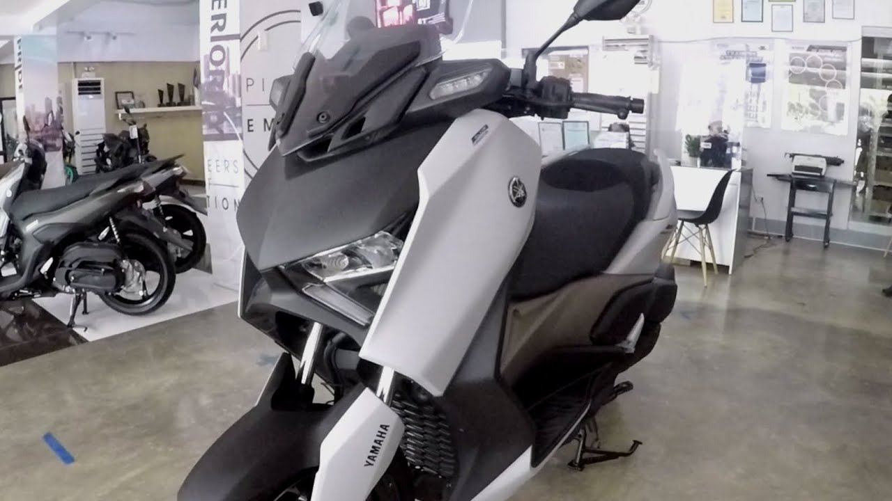 2024 Yamaha XMAX 300 X Yamaha TMAX 560