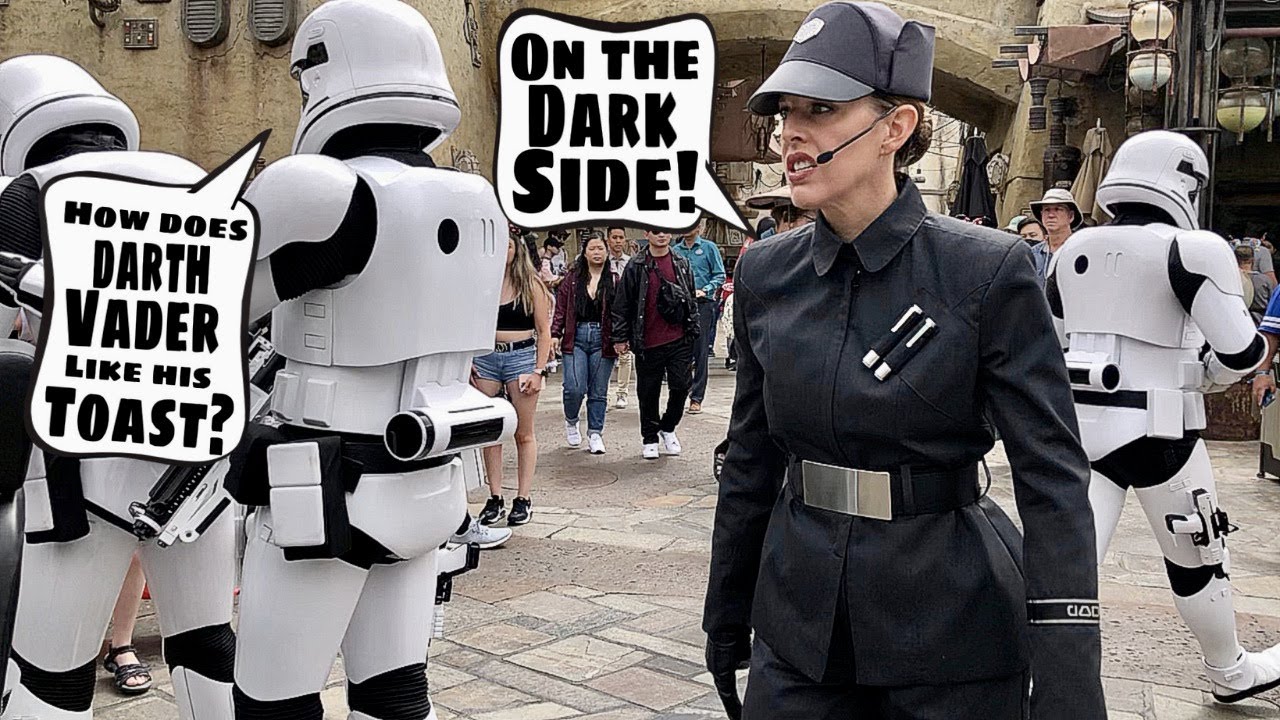 Female Lieutenant gets roasted by Kylo Ren at Batuu West