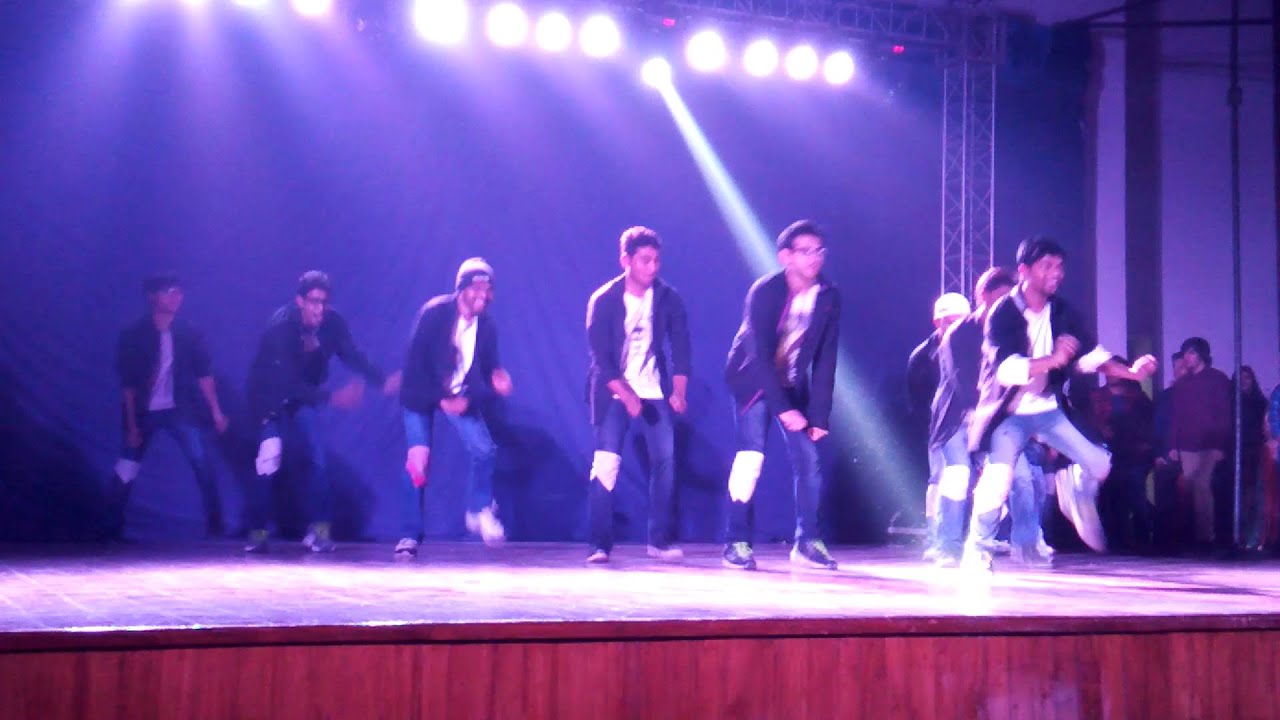 DADDY MUMMY,Y12 dance! DE'16 IIT Kanpur