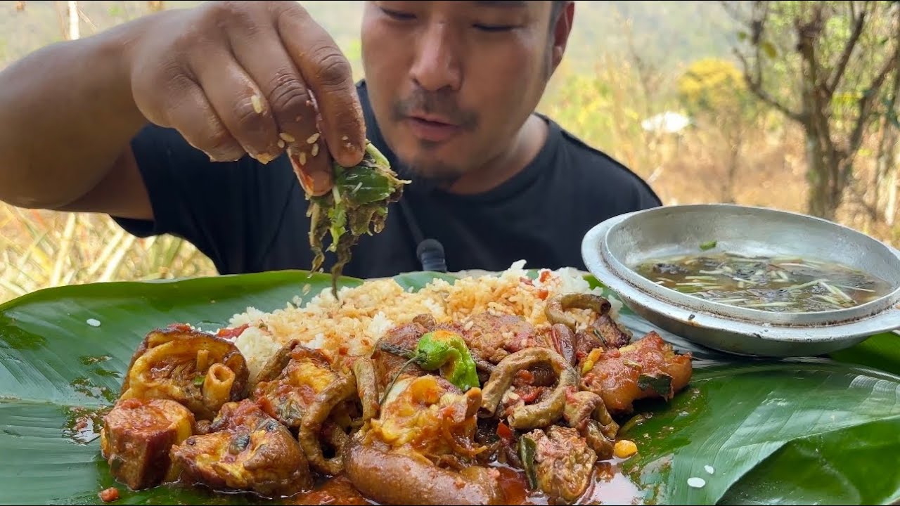 My favourite soup chutney recipe with pig trotters and intestines curry // kents vlog.