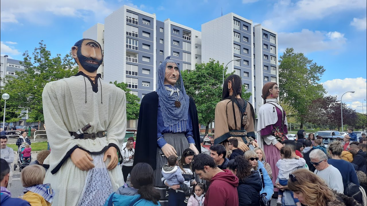 Baile de los Gigantes de la Comparsa de la Txantrea - Txantreako Jaiak 2024
