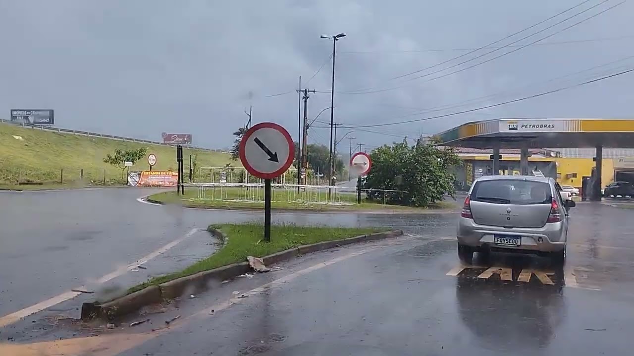 Tarde com muita chuva Cravinhos SP.