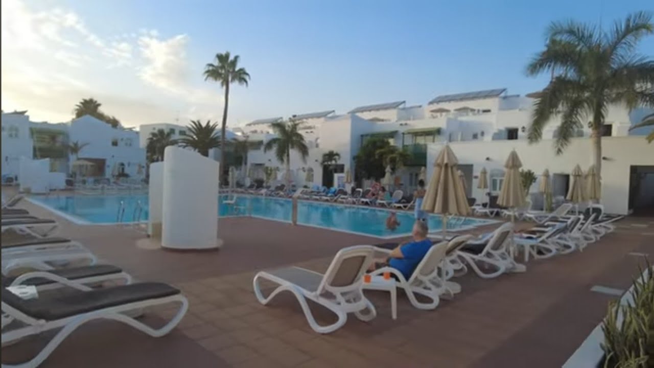 LANZAROTE Puerto Del Carmen - Gloria Izaro To THB Flora Hotel