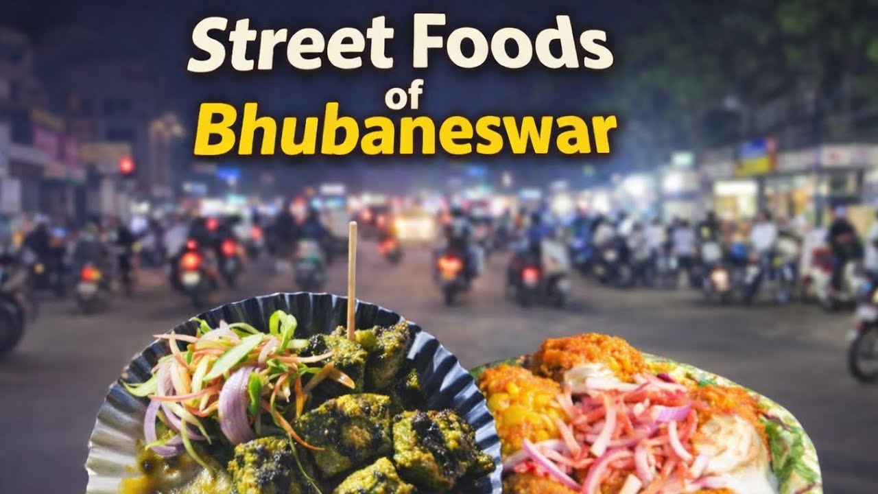 Eating Street Food in Bhubaneswar 😋