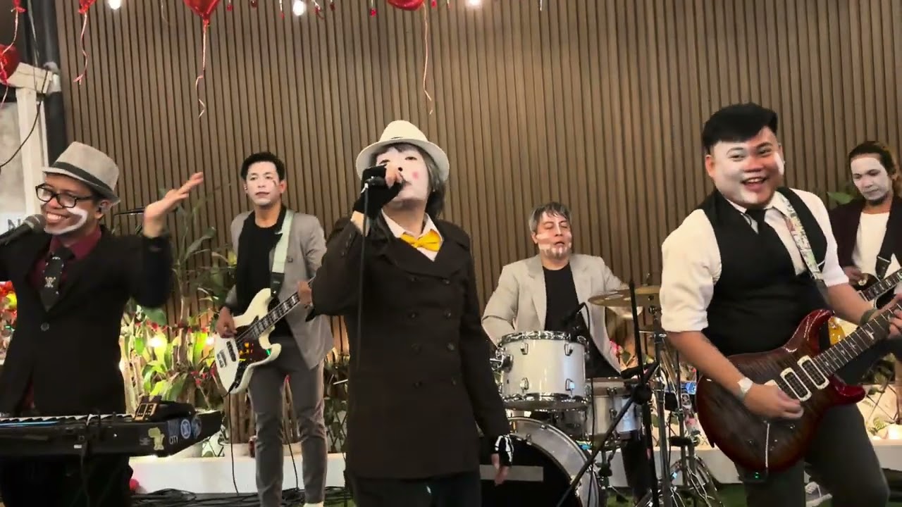 High End by Tanya Markova Live at Papsy’s HQ