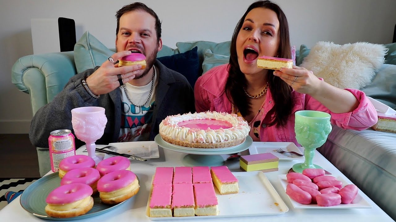Tompouce mukbang - donut, vlaai, soesjes | Beautygloss