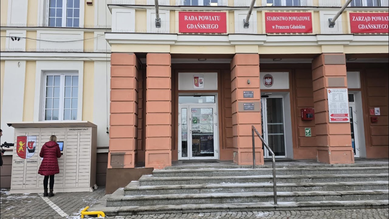 Urzędomat przy budynku starostwa w Pruszczu Gdańskim już działa