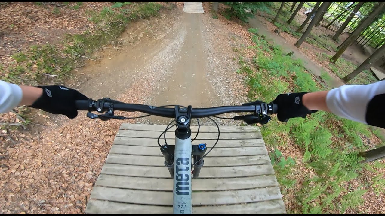 Hardtail Action at Bikepark Winterberg - Commencal Meta HT AM