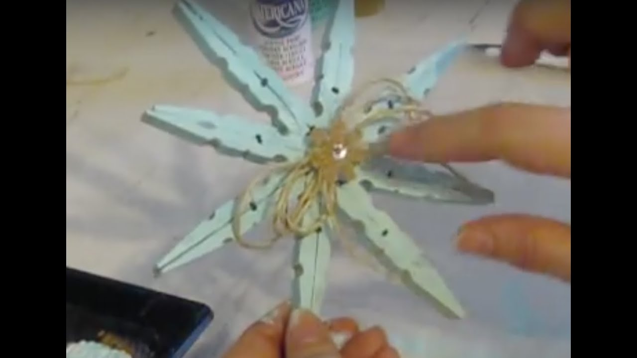 SHABBY CHIC CLOTHESPIN STAR ORNAMENT #christmasornamentsdiy #christmasornaments #christmasornament