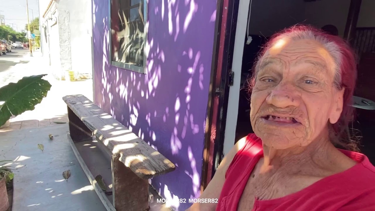 Gilberto ya no quiere que la gente vaya a “charlatar” con el. Huaraches nuevos 👌🏻👍🏻