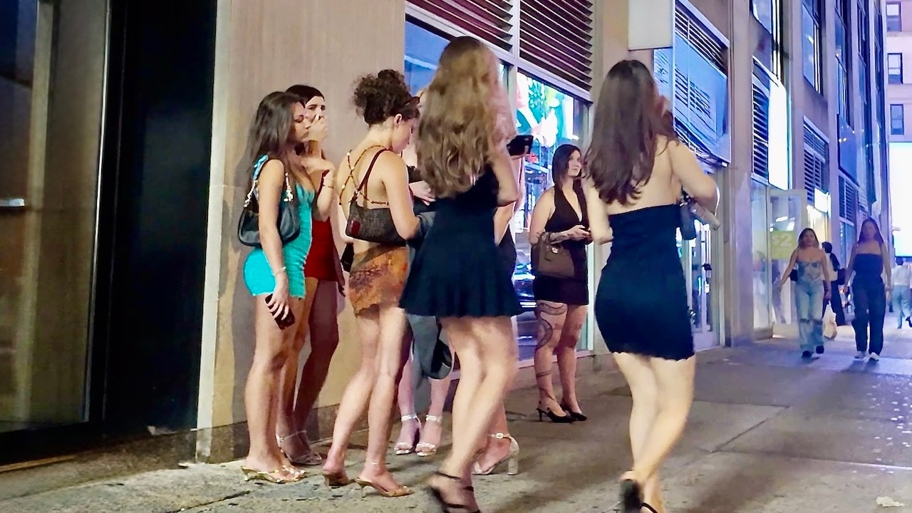 Ladies Night Out Fashion & Style | NYC Nightlife Street Scenes 2026