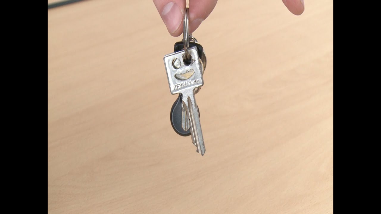 Mit diesem Trick bekommst du Schlüssel ganz einfach an den Schlüsselring